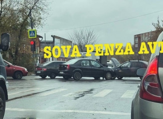 В Пензе из-за ДТП парализовало улицы Гоголя и Металлистов