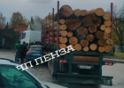 В Пензе легковушка залетела под лесовоз
