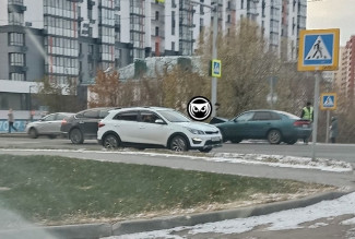 На улице Измайлова в Пензе разбилась легковушка