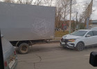 На улице Измайлова в Пензе легковушка врезалась в грузовик