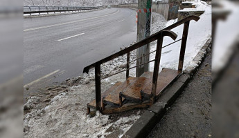 Железное решение: лестницу возле острова Пески и пензенского колледжа починили