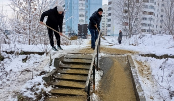 В Железнодорожном районе Пензы обработали улицы противогололедными средствами