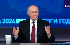 Путин призвал губернаторов сосредоточиться на поддержке демографии