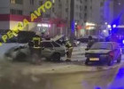 На улице Ленина в Пензе изуродовало две машины: на месте работали спасатели