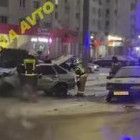 На улице Ленина в Пензе изуродовало две машины: на месте работали спасатели