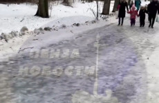 Ледовое шоу в Пензе: все тротуары превратились в каток