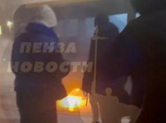 В Пензе прямо во время движения загорелся новый автобус