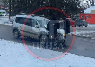 Страшное ДТП на улице Собинова в Пензе: на месте работают полиция и реанимация