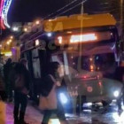На дороге в центре Пензы в огромной яме застрял троллейбус