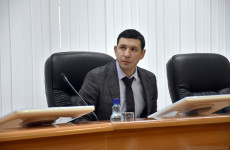 Шоу на льду: замглавы Пензы призвал управляйки не экономить на здоровье людей