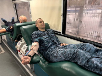 В Пензе судебные приставы сдали более 11 литров крови