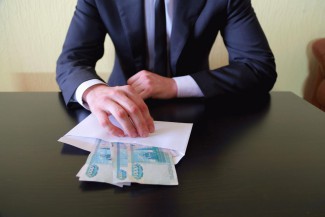 В Пензенской области иностранец пытался дать взятку инспектору МРЭО