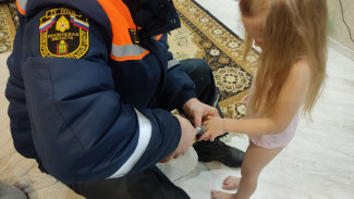 В Пензе игра трехлетней девочки окончилась приездом спасателей