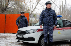 В Пензе задержали пьяного вандала, ломавшего чужое авто