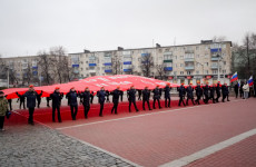 В Пензе развернули гигантскую копию Знамени Победы площадью 200 квадратных метров