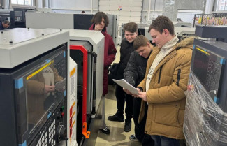 В Пензе учащиеся инженерного класса завершили практику на станкостроительном заводе