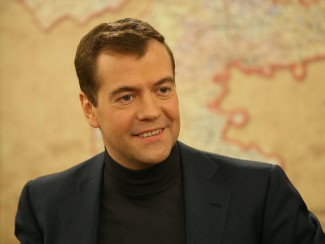 Дмитрия Медведева эвакуировали из зала в Сколково
