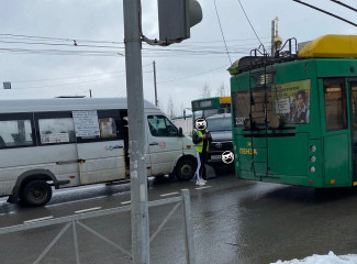 На улице Кирова в Пензе случилось ДТП с маршруткой
