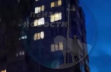 На улице Кижеватова в Пензе из окна седьмого этажа выпал молодой человек