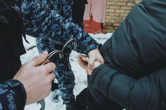 В Пензе задержали юношу, скандировавшего нецензурную брань в баре