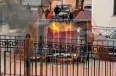 На улице Московской в Пензе полыхает легковой автомобиль
