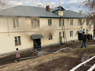 В Пензенской области загорелась квартира в двухэтажном доме