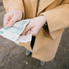 79-летняя пенсионерка отдала мошенникам почти миллион рублей, поверив в инвестиции