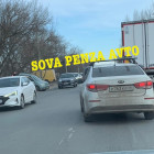 На пьяной дороге в Пензе столкнулись легковушка и фура, на месте работают врачи