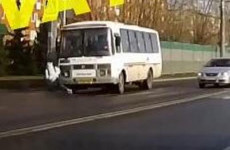 На окраине Пензы автобус сбил ребенка: роковой момент попал на видео
