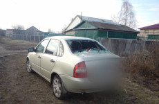 Жительница Пензенской области в пьяном угаре изуродовала машину бывшего мужа