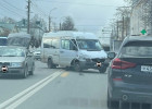 В Пензе из-за жесткой аварии с маршруткой парализовало улицу Кирова