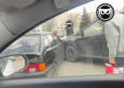На парковке в центре Пензы столкнулись две машины