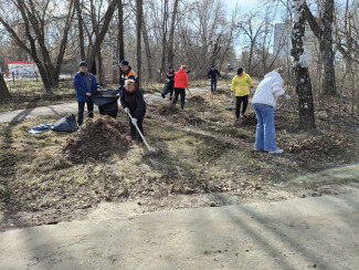 Первомайский район принял участие в общегородском субботнике