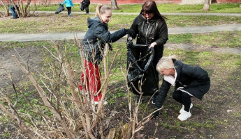 Ленинский район присоединился к общегородскому субботнику