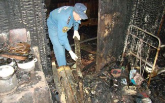 Три человека сгорели заживо в Мокшанском районе из-за нарушения правил безопасности