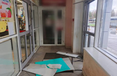 Житель Пензенской области сломал дверь магазина, чтобы продолжить банкет
