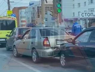 Тройное ДТП в центре Пензы: на месте работает реанимация