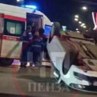 В Пензе перевернулся автомобиль: на месте работали медики