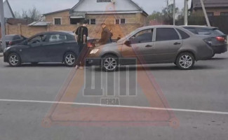 Очевидцы сообщают об аварии на улице Спартаковской в Пензе
