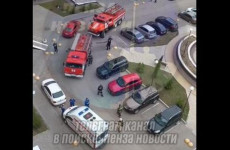  В Засечном к одному из жилых домов стянулось много пожарной техники и скорая помощь