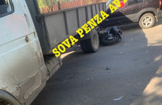 В Пензе мотоциклиста увезли в больницу после жесткого ДТП на улице Тиражной