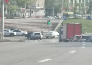 Возле памятника Победы в Пензе осложнено движение из-за ДТП