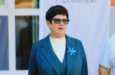 Поздравляем! День рождения отмечает депутат и директор школы Нелли Шумилина