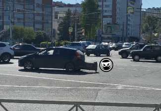 Возле ТЦ Суворовский в Пензе случилась жесткая авария