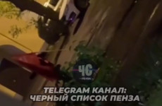 В Пензе подростки осквернили флаг и попали на видео