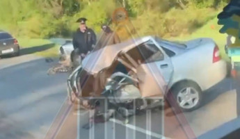На трассе в Пензенской области легковушку разорвало на две части