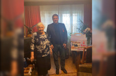 В Пензе ветеранам вручили подарки к 80-летию Победы