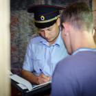 В Пензенской области ревнивый мужчина чуть не зарубил сожительницу топором