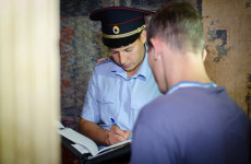В Пензенской области ревнивый мужчина чуть не зарубил сожительницу топором