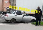 В центре Пензы в яму на дороге провалился автомобиль